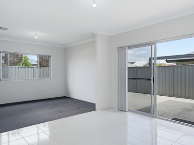 4 Woodloes Street, Piara Waters