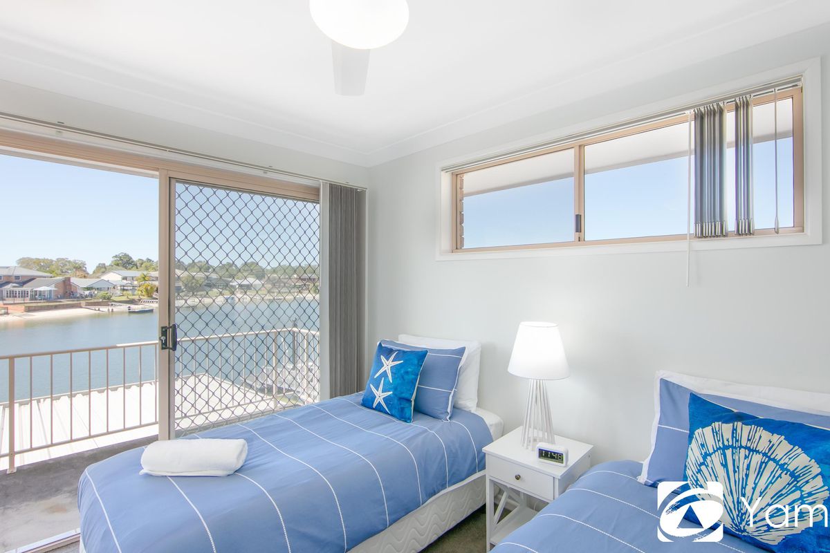1 / 28 The Mainbrace, Yamba