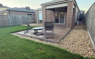7 Lincoln Avenue, Officer