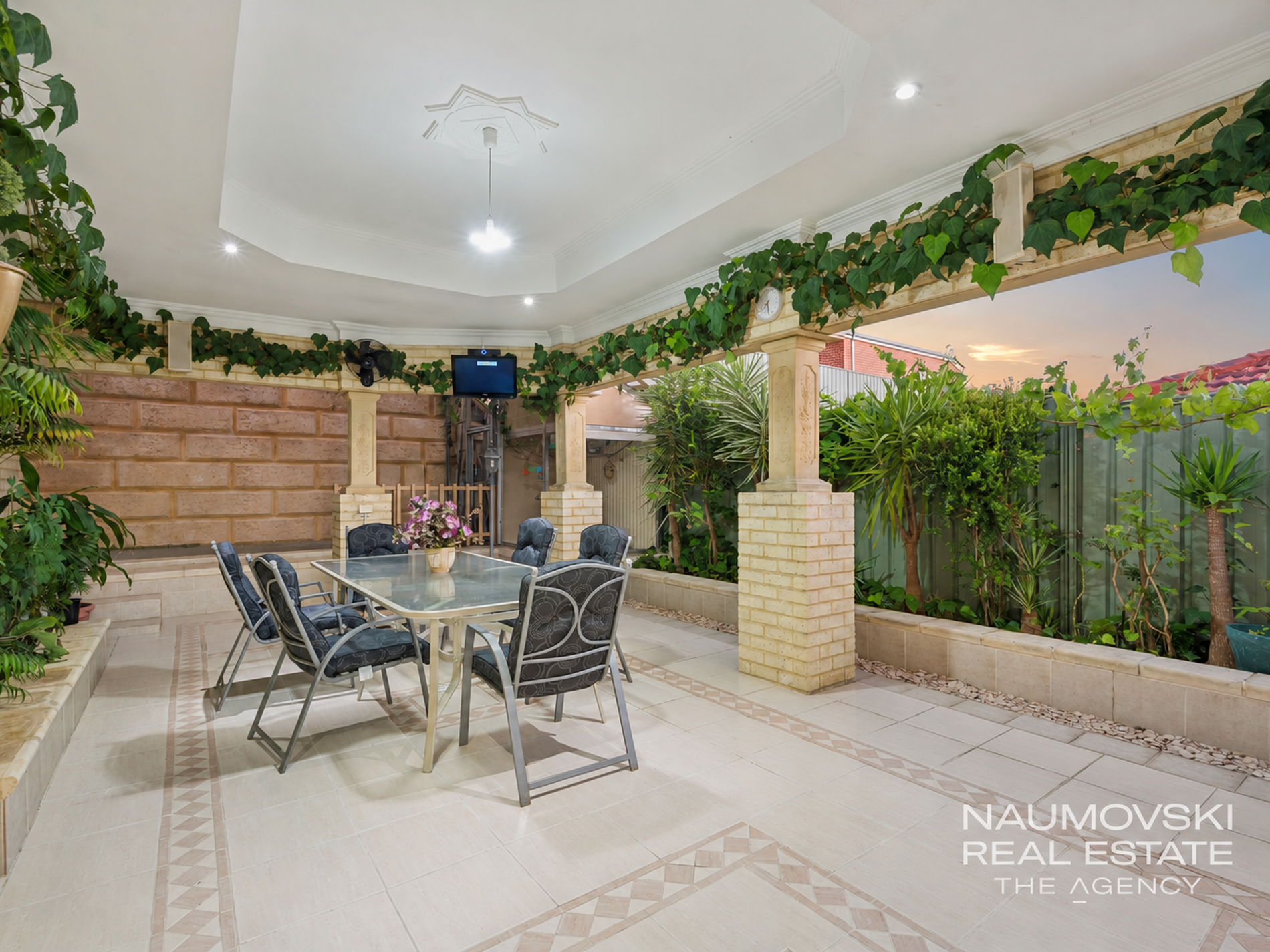 12 Meadowbank Way, Landsdale