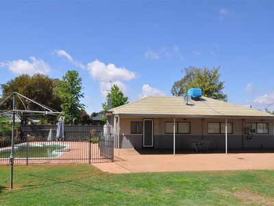 10 Bathurst  Street, Forbes
