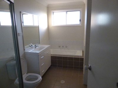 6 / 5 Vlatko Drive, West Hoxton