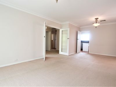 15 Douglas Avenue, Box Hill South
