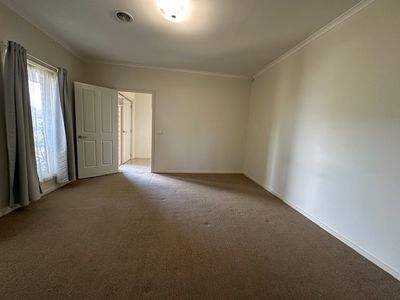 1 / 5 Angus Drive, Glen Waverley