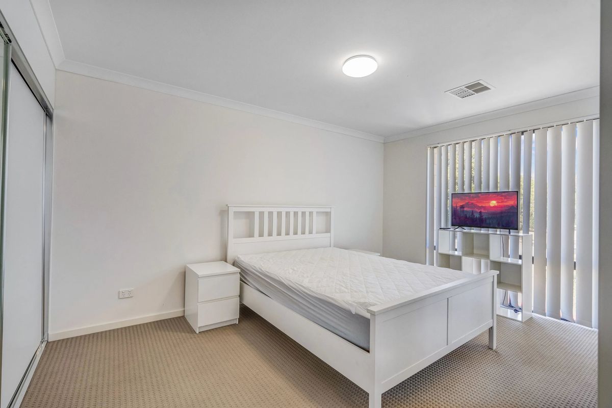 1 / 22 Rinaldo Crescent, Coolbellup