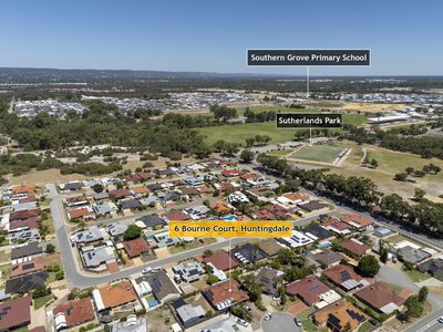 6 Bourne Court, Huntingdale