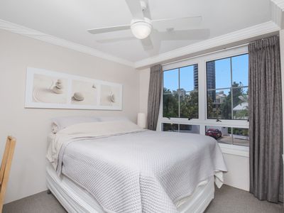 215 / 9-21 BEACH PARADE, Surfers Paradise