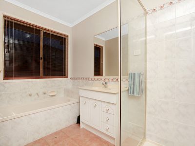 9 England Walk, Narre Warren South