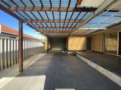 8 Barber Place, Riverton