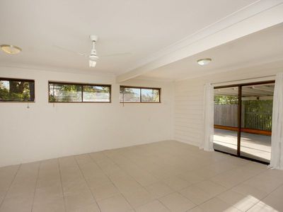 13 Blackwood Ave, North Ipswich
