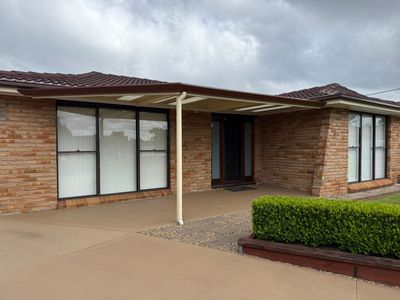 2 Hope Crescent, Bossley Park