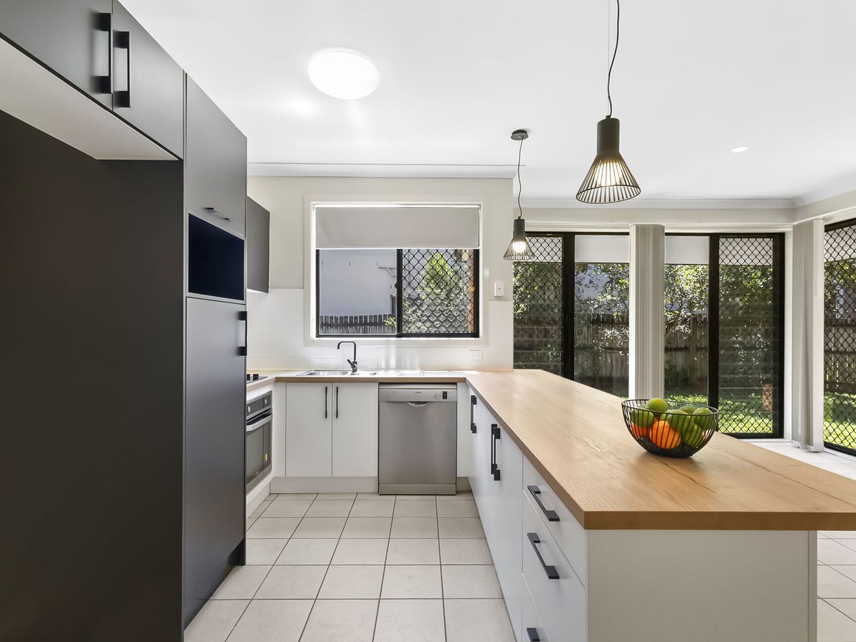 4 Harts Road, Indooroopilly