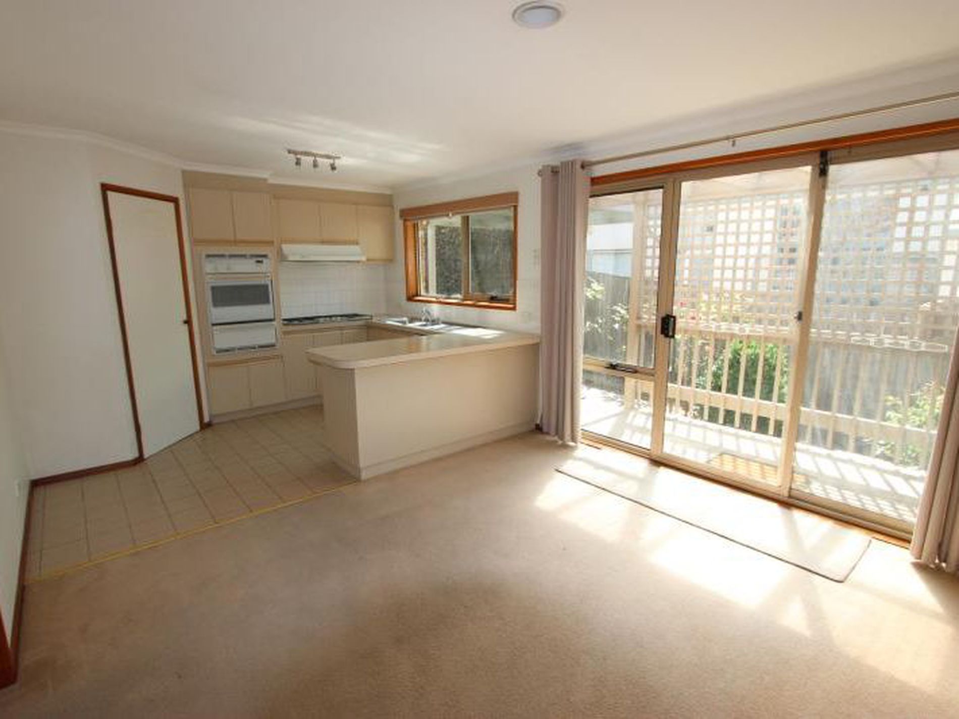 1 / 36 Wandana Drive, Wandana Heights