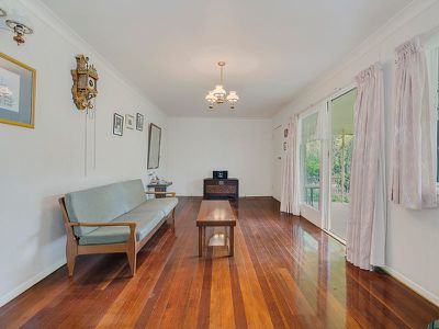 12 Sunningdale Avenue, Rochedale South
