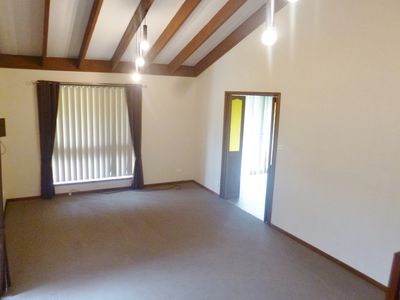 23 Tarra Crescent, Oak Flats