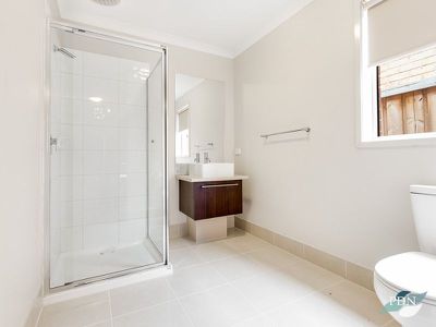 5 Airfield Grove, Point Cook