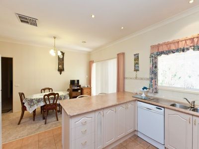 54 Southernview Drive, West Albury