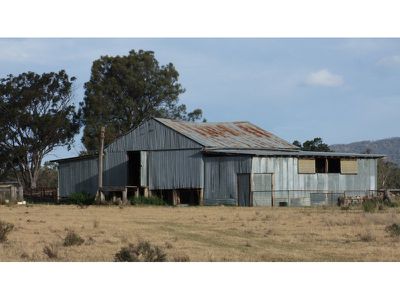 254 Simpson Road, Premer