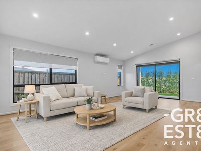 17 Chesney Rise, Officer