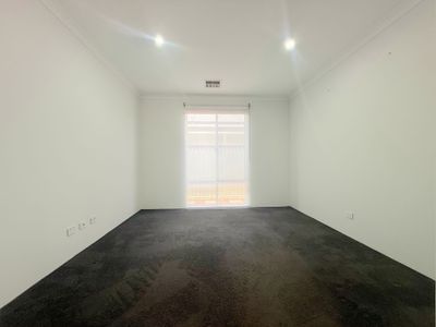 8 Rockvale Crescent, Harrisdale