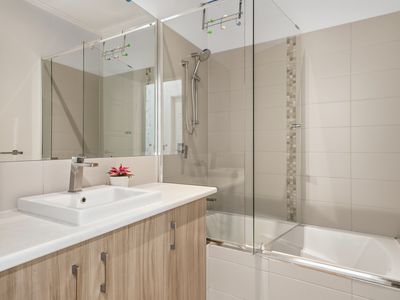 240 Leeuwin Boulevard, Bushmead