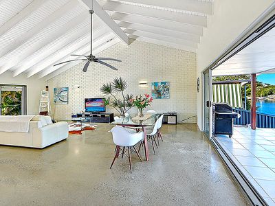 28 Bight Court, Mermaid Waters