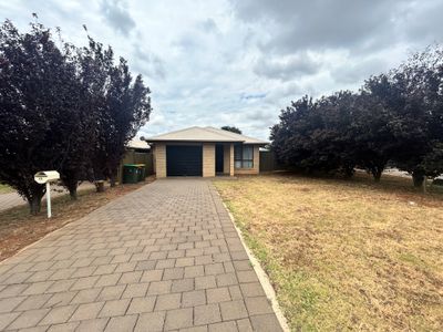 8B Thornett Place, Dubbo
