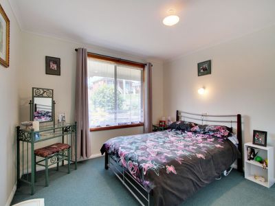 8 Charles Street, Cygnet
