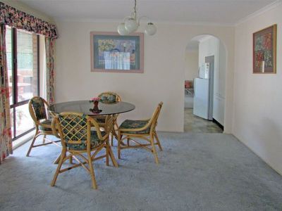 8 Bushland Avenue, Mollymook