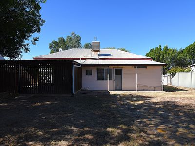 145 Wren Street, Longreach