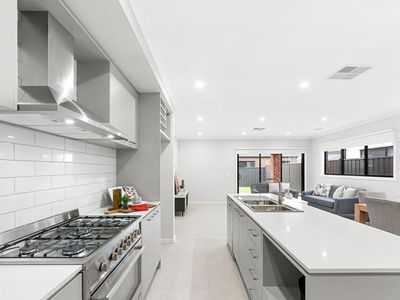 16 Maroon Street, Tarneit