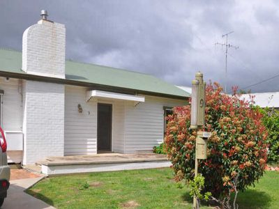 9 Lyall Ave, Kerang
