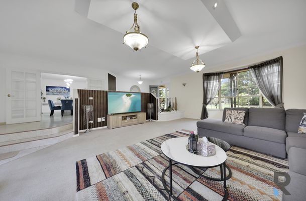 33 King William Court, Wallan