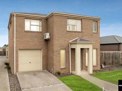 2 / 25-27 Starflower Way, Truganina