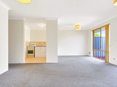 2 / 9 Merope Close, Rockingham