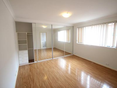 4 / 13 Caroline Street, Westmead