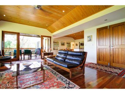 254 Western Avenue, Montville