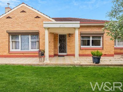 18 Hampton Street, Brooklyn Park