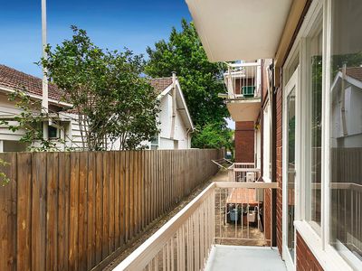4 / 3 Yendon Road, Carnegie
