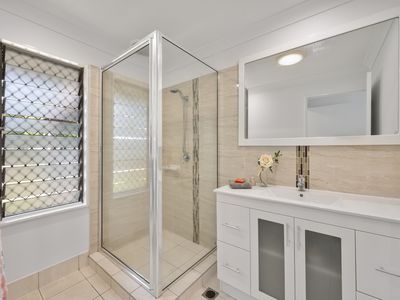 6 Allamanda Crescent, Annandale