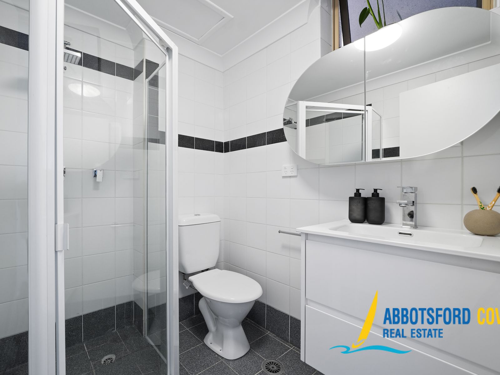 16 / 275 Lyons Road, Russell Lea