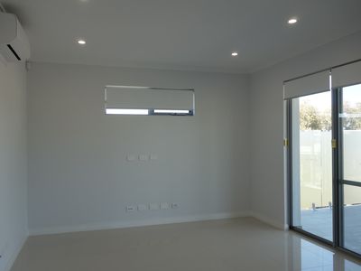 8/172 Loftus Street, North Perth