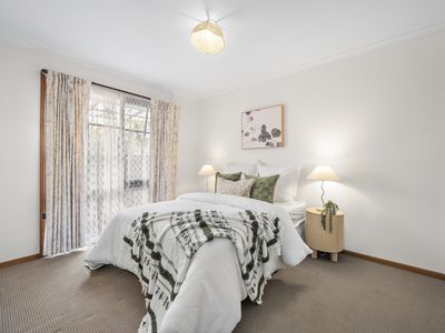 2 / 4 Kurrajong Avenue, Glen Waverley