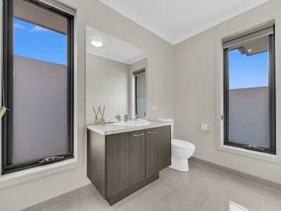 60 Cloudburst Avenue, Wyndham Vale