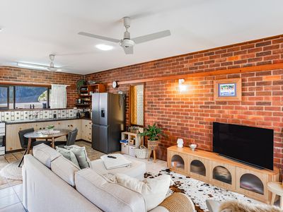 9 Mimosa Street, Holloways Beach