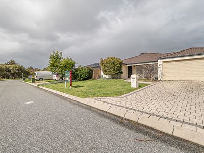 22 Mary Mackillop Glen, Queens Park