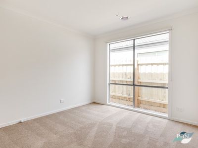 4 / 2 Frederick Court, Werribee