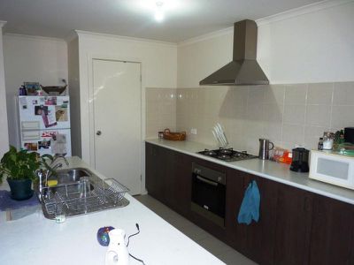 13 Matthews Court, Horsham