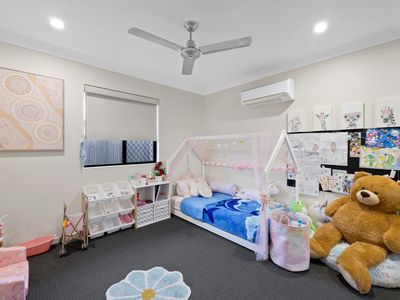 59 Makybe Diva Drive, Ooralea