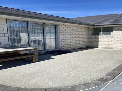 6 Ken Douglas Drive, Aotea